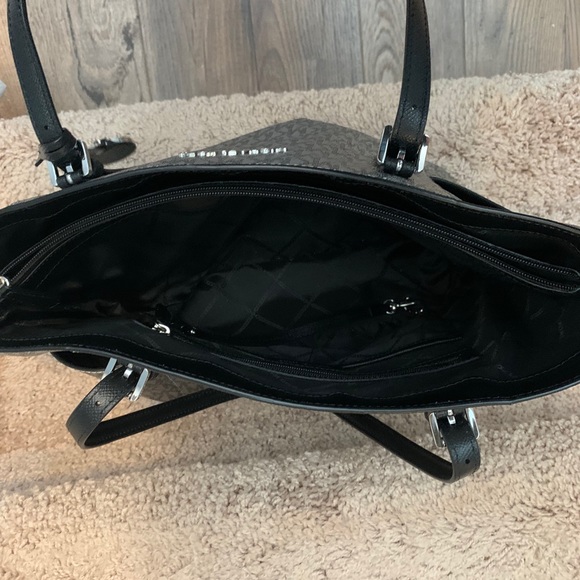 MICHAEL KORS PURSE - Picture 4 of 5